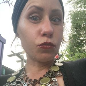 Meet your Posher, Alexandra